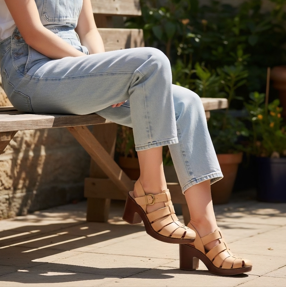 NWT  BORN Hartley Platform Sandals Natural Tan Size 11 - Picture 2 of 15
